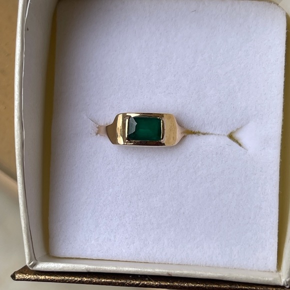 Used emeral ring - Picture 9 of 13